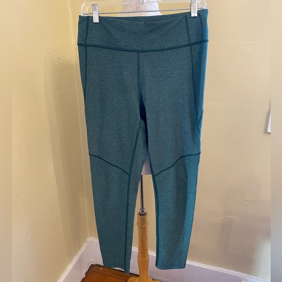 BUNDLE 3 pairs of OV Warmup 7/8 leggings - Picture 5 of 11